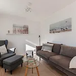 Waterkant Mit Hund Klangsbøl