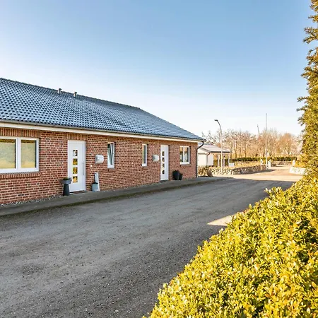 Waterkant Mit Hund Klangsbøl